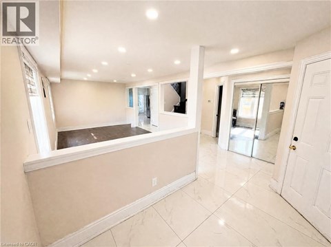 643 DOON SOUTH Drive 4 Beds Apartment for Rent