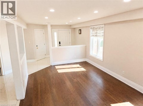 643 DOON SOUTH Drive 4 Beds Apartment for Rent