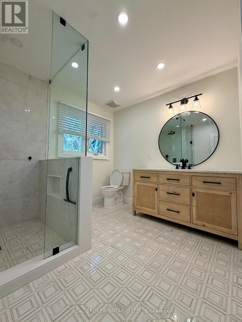 572 MAIN STREET 4 Beds Apartment for Rent