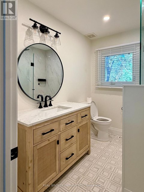 572 MAIN STREET 4 Beds Apartment for Rent