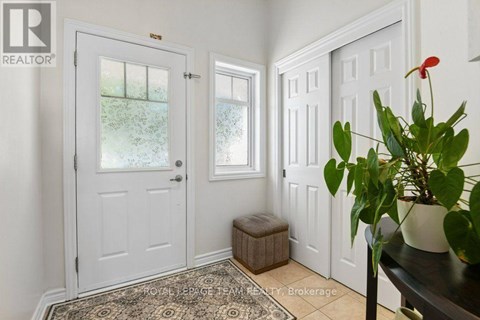 303 BALINROAN CRESCENT 3 Beds Apartment for Rent