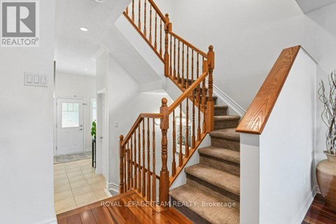 303 BALINROAN CRESCENT 3 Beds Apartment for Rent