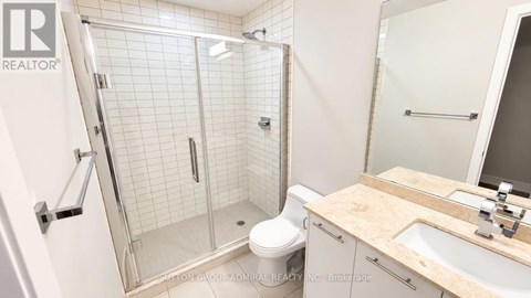 744 - 9471 YONGE STREET 2 Beds Apartment for Rent