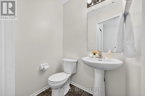 26 - 2591 LONGFIELDS DRIVE 2 Beds Apartment for Rent