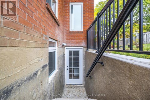 BSMNT - 16 MANTELL CRESCENT 2 Beds Apartment for Rent