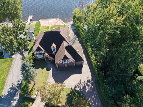 792 Boul. Hurtubise 4 Beds Apartment for Rent