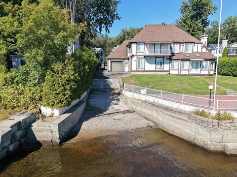 792 Boul. Hurtubise 4 Beds Apartment for Rent