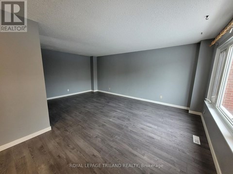 7 - 358 HOMESTEAD COURT 3 Beds Apartment for Rent