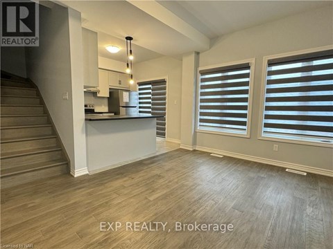 49 - 3 MANN TRAIL 3 Beds Apartment for Rent