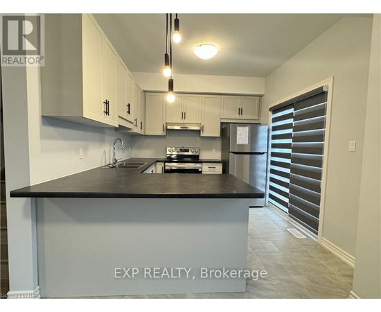 49 - 3 MANN TRAIL 3 Beds Condo, Home for Rent - Photo gallery 4