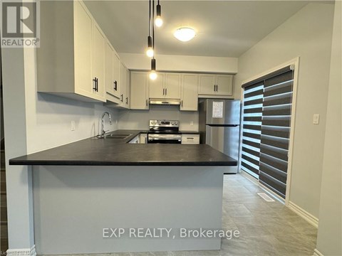 49 - 3 MANN TRAIL 3 Beds Apartment for Rent