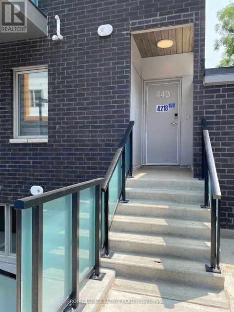 443 - 2789 EGLINTON EAST AVENUE 3 Beds Apartment for Rent
