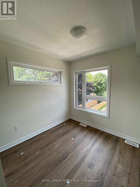 443 - 2789 EGLINTON EAST AVENUE 3 Beds Apartment for Rent