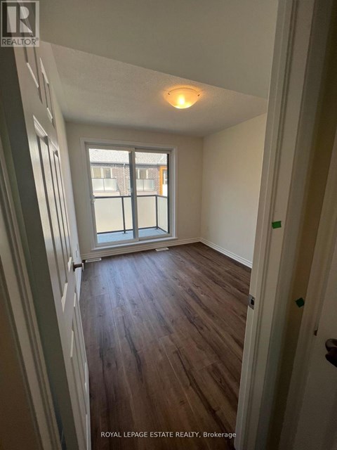 443 - 2789 EGLINTON EAST AVENUE 3 Beds Apartment for Rent