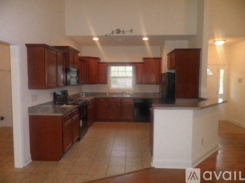 244 Stoneridge Dr 3 Beds Apartment for Rent