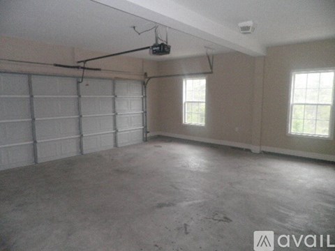 244 Stoneridge Dr 3 Beds Apartment for Rent
