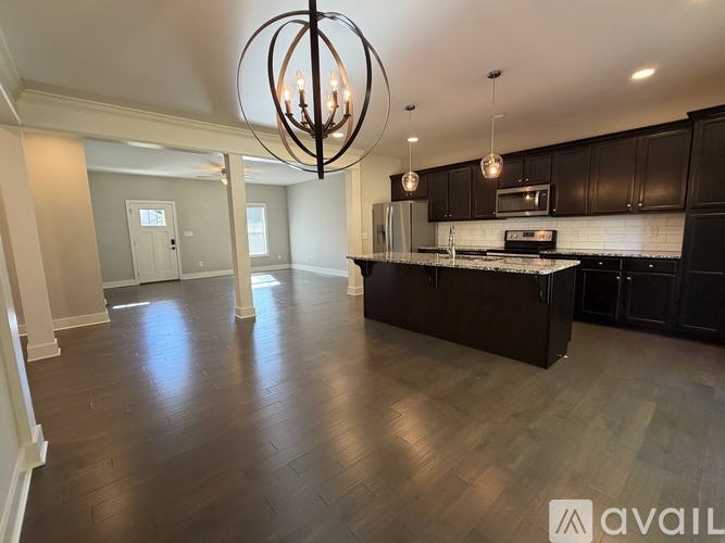 698 Red Maple Street 3 Beds Single Family Home for Rent - Photo gallery 4