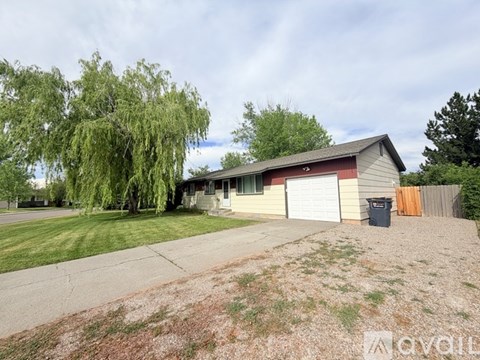 300 Blossom Dr 3 Beds Apartment for Rent