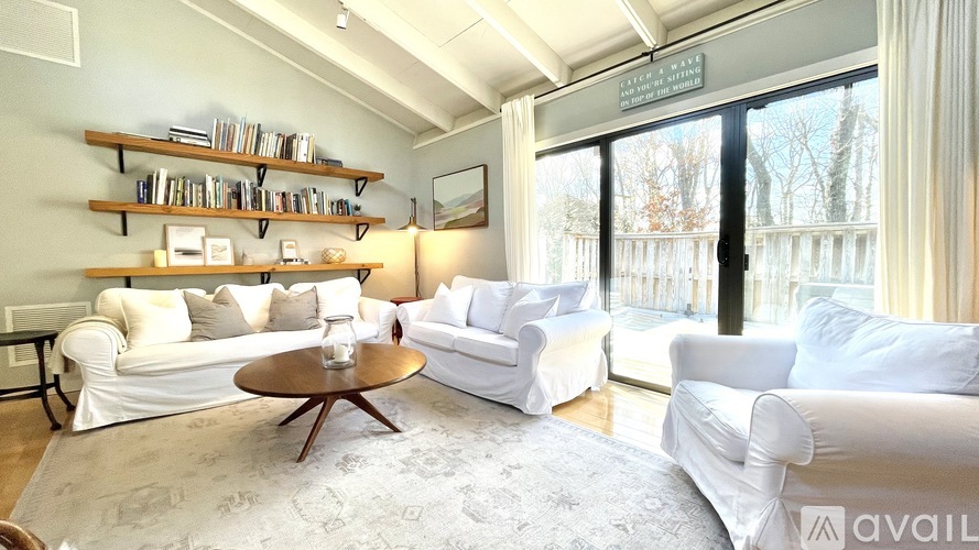 274 Little Fresh Pond Road 3 Beds Single Family Home for Rent - Photo gallery 1