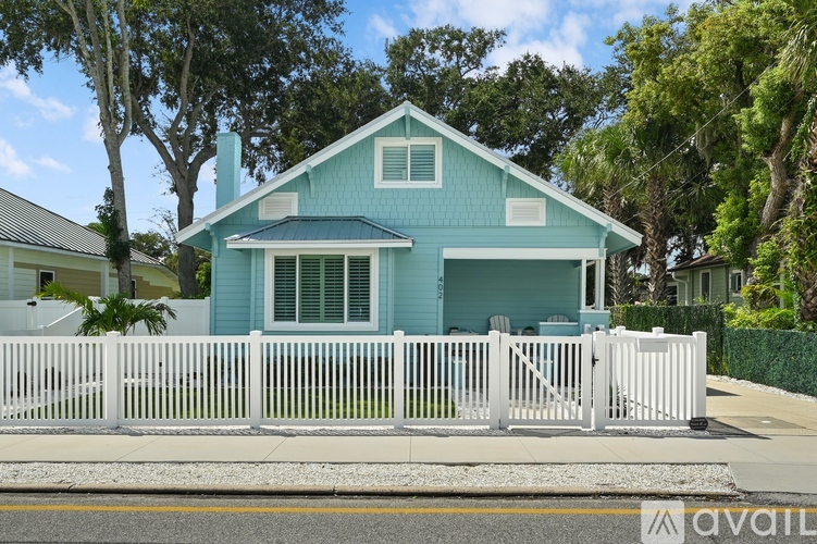402 North Orange Street 3 Beds Single Family Home for Rent - Photo gallery 1