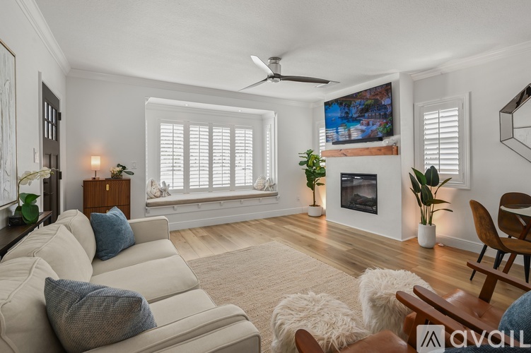 402 North Orange Street 3 Beds Single Family Home for Rent - Photo gallery 4