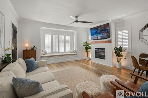 402 North Orange Street 3 Beds Apartment for Rent