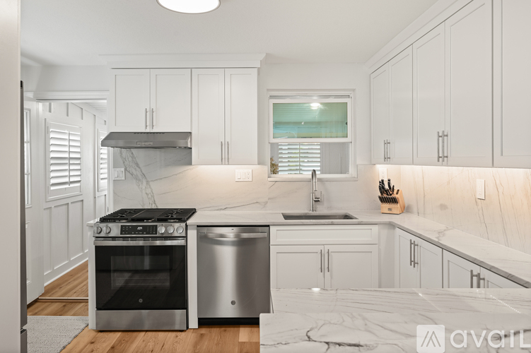 402 North Orange Street 3 Beds Single Family Home for Rent - Photo gallery 5