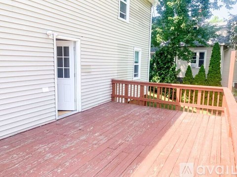 321 Bridge St 3 Beds Apartment for Rent