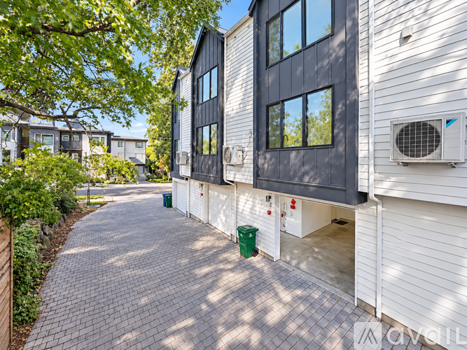 2151 North 147th Street 3 Beds Townhouse for Rent - Photo gallery 4