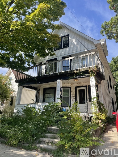 1340 E Dayton St 4 Beds Apartment for Rent - Photo gallery 1