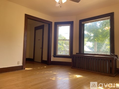 1340 E Dayton St 4 Beds Apartment for Rent