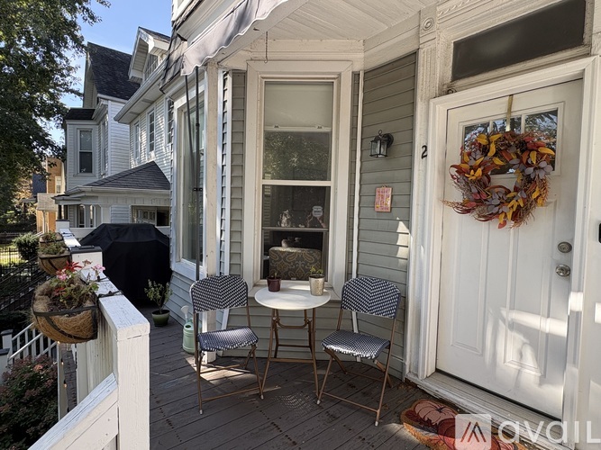 2924 North Talman Avenue 2 Beds Condo for Rent - Photo gallery 1