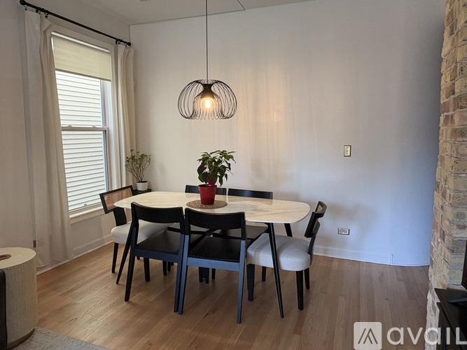 2924 North Talman Avenue 2 Beds Condo for Rent - Photo gallery 5