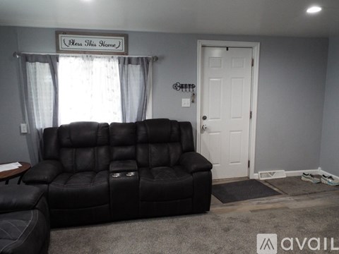 1392 Canyon Ave 3 Beds Apartment for Rent