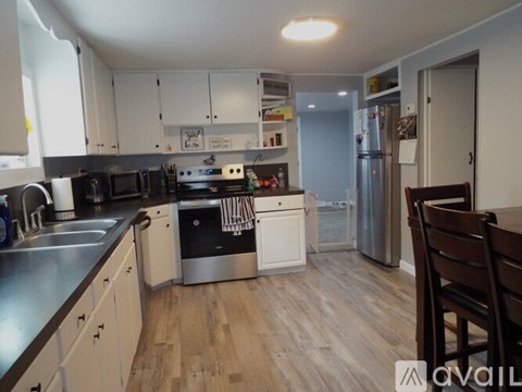 1392 Canyon Ave 3 Beds Apartment for Rent