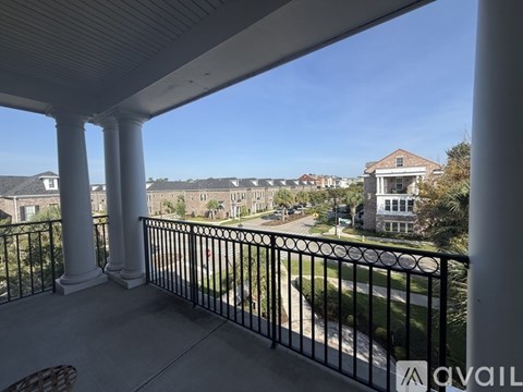 2798 Howard Avenue 3 Beds Apartment for Rent