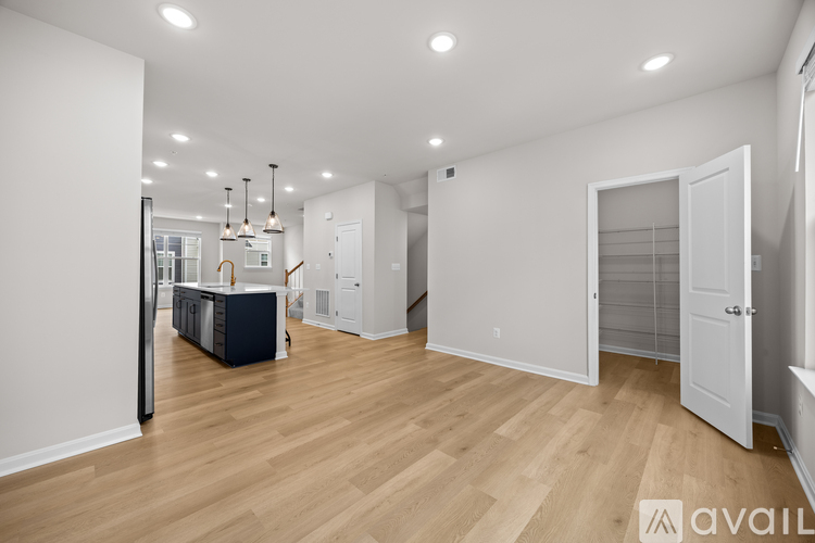 402 Matlock Ln 4 Beds Townhouse for Rent - Photo gallery 2