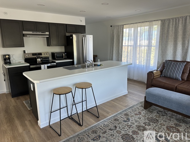 11 Lower Methodist Road 1 Condo for Rent - Photo gallery 4