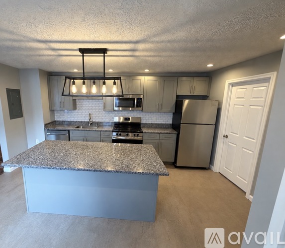 730 Boulevard Ave 2 Beds Apartment for Rent - Photo gallery 1