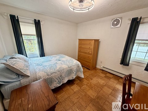 43 Airport Dr 4 Beds Apartment for Rent