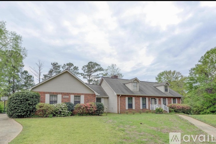 5017 4th Place 5 Beds Single Family Home for Rent - Photo gallery 2