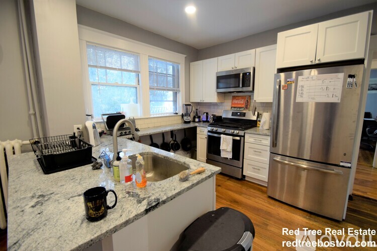235 Chestnut Hill Ave 4 Beds Apartment for Rent - Photo gallery 4