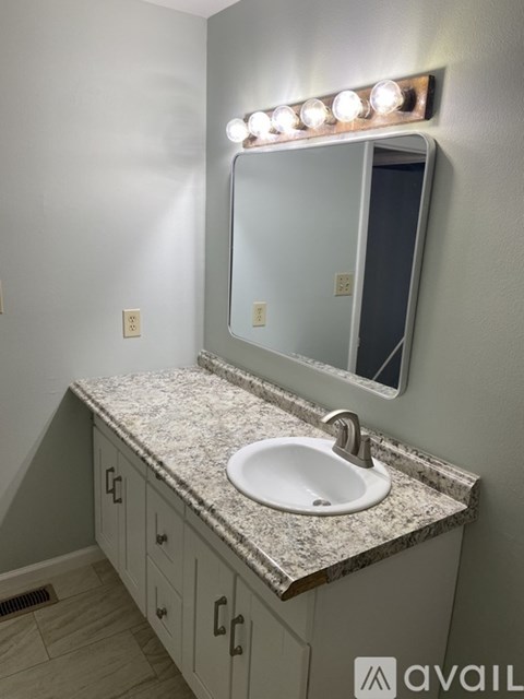 7104 Longstreet Dr 2 Beds Apartment for Rent