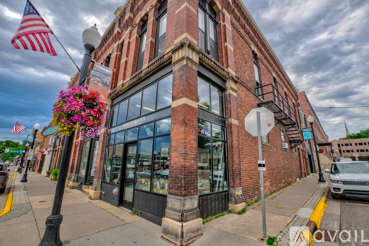 126 Main St N 3 Beds Apartment for Rent - Photo gallery 1
