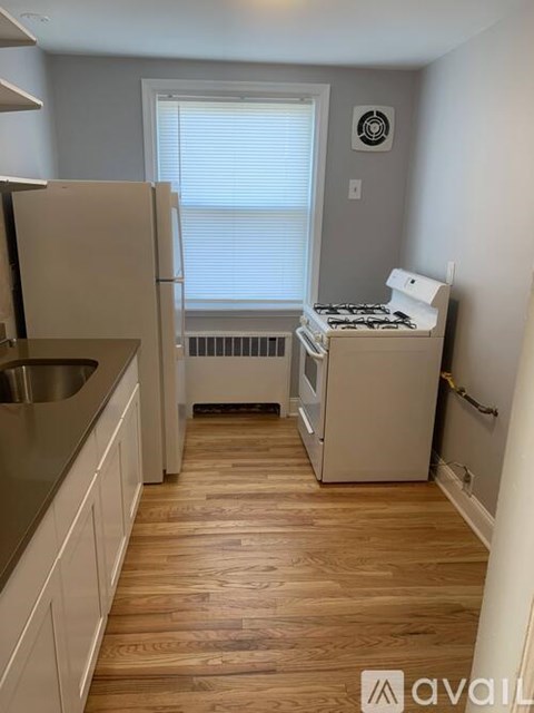 2800 Devereaux Avenue 2 Beds Apartment for Rent