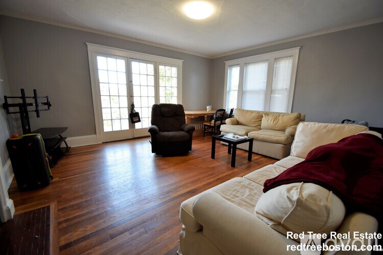 231 Chestnut Hill Ave 4 Beds Apartment for Rent - Photo gallery 3