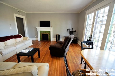 231 Chestnut Hill Ave 4 Beds Apartment for Rent