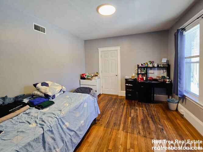 229 Chestnut Hill Ave 4 Beds Apartment for Rent - Photo gallery 4