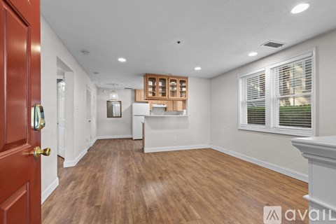 530 10Th Street 2 Beds Apartment for Rent