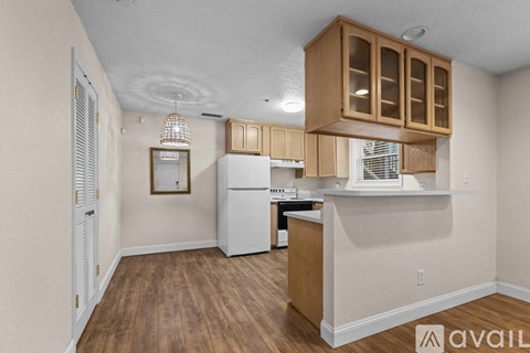530 10Th Street 2 Beds Apartment for Rent